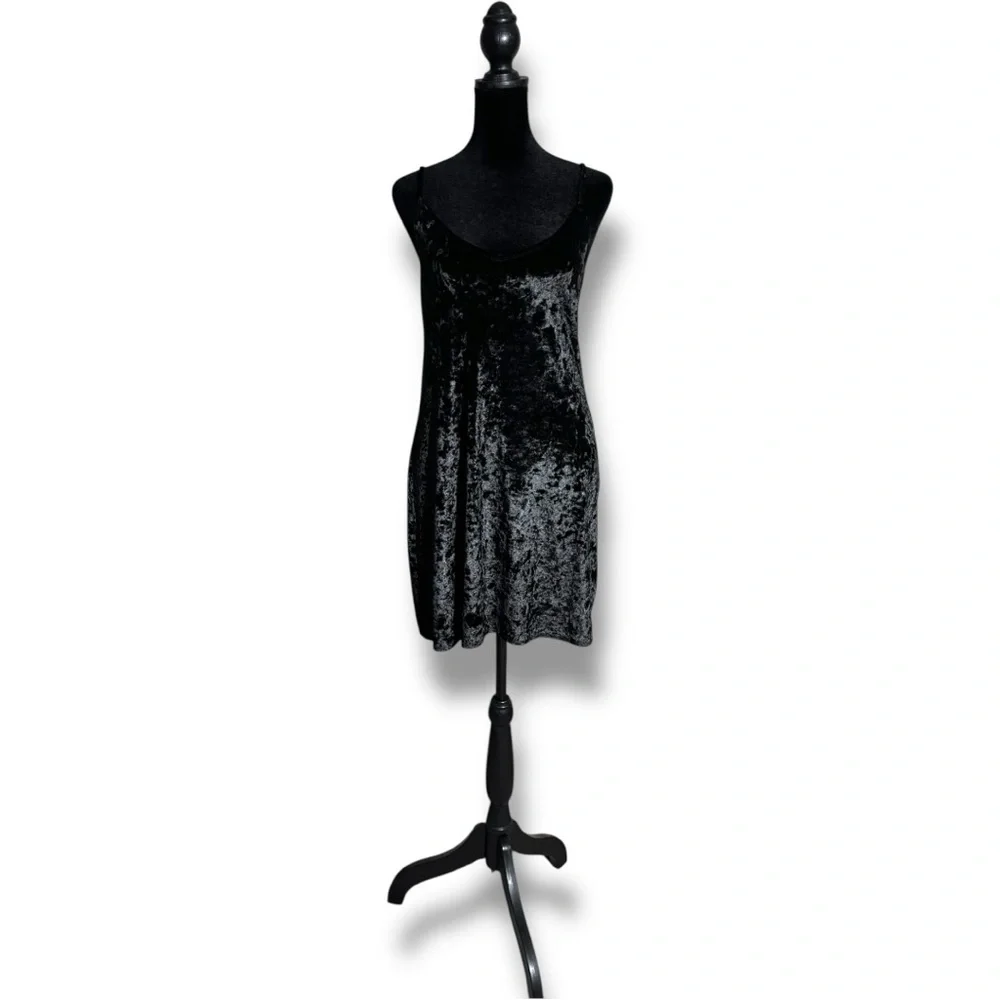 Hollister Black Velvet Sleeveless Adjustable Straps Soft Mini Slip Dress - Picture 3 of 16